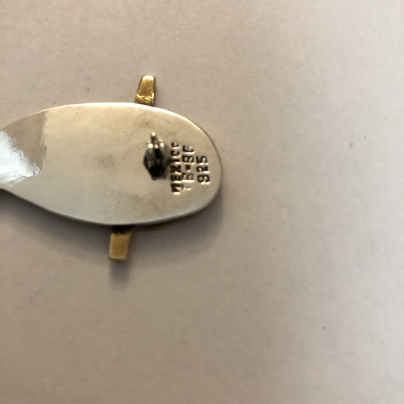 Lady in a hat Brooch - Picture 5 of 6